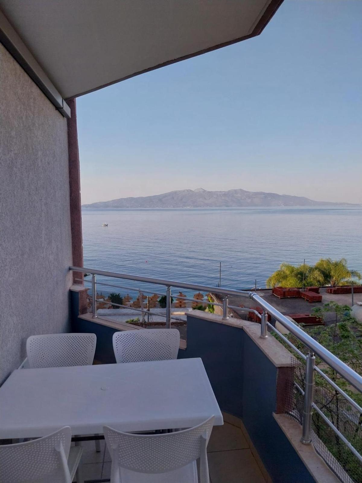 Susy Sea View Apartment Sarande Exterior photo