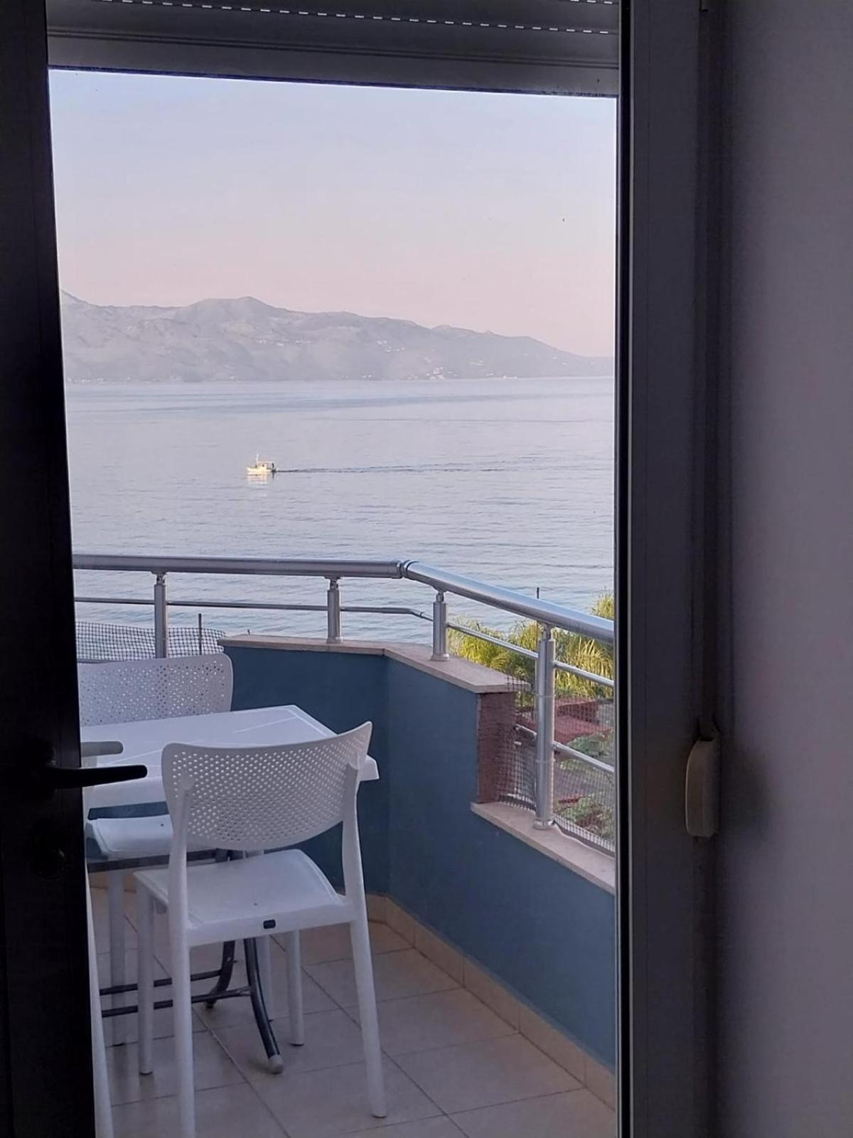 Susy Sea View Apartment Sarande Exterior photo